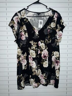 Torrid Black Floral V-Neck Short Sleeve Blouse - Size 2 - NWT